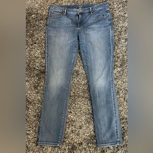 Ladies, ANA skinny jeans
Size 12/31